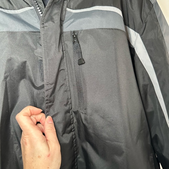 Men’s Coat - Picture 6 of 9